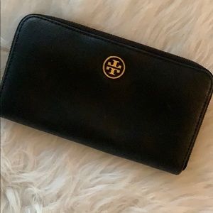 Tory Burch Bags - Tory Burch wallet Tory Burch Bags - Tory Burch wallet